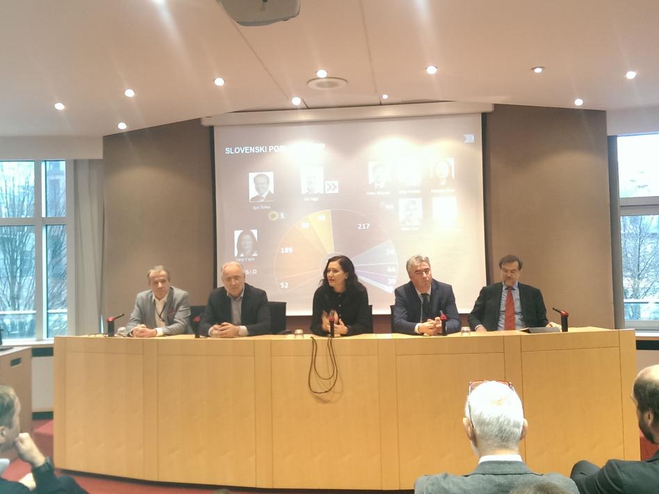 Slika: evsropski poslanci iz Republike Slovenije (Igor Šoltes, Ivo Vajgl, Patricija Šulin, Milan Zver in Lojze Peterle)