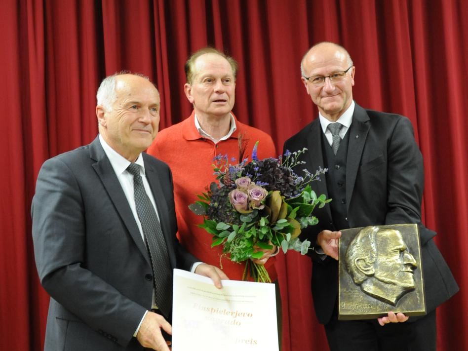 Bild: Einspielerpreis an Schriftsteller Josef Winkler