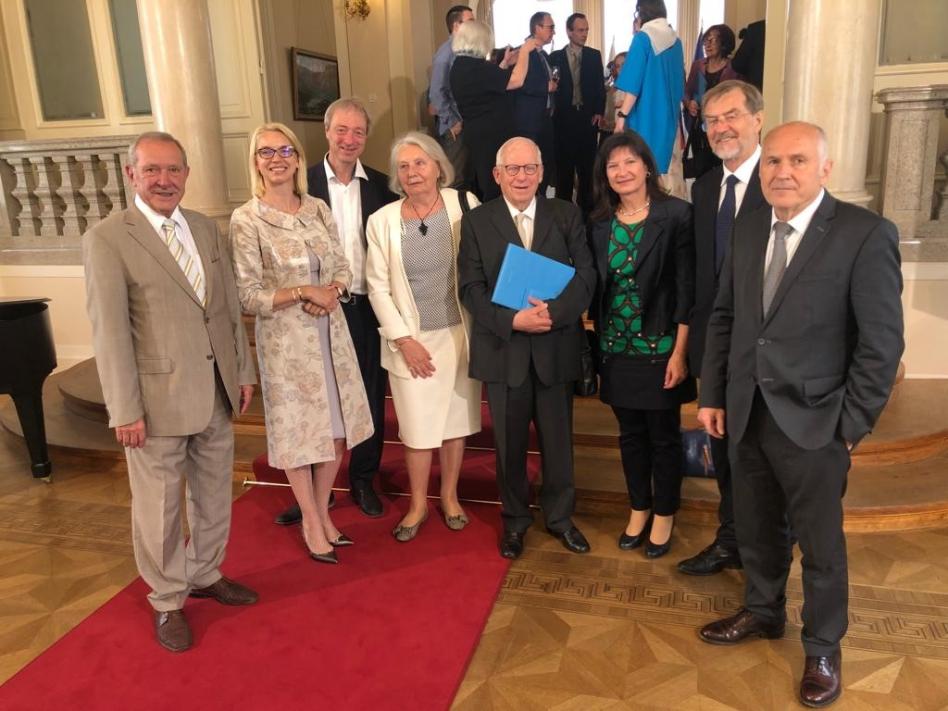 Slika: Smolle pri prejemu "Reda za zasluge" Republike Slovenije maja 2022.