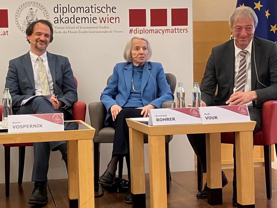 Slika: Konferenca o členu 7 ADP v Diplomatski akademiji