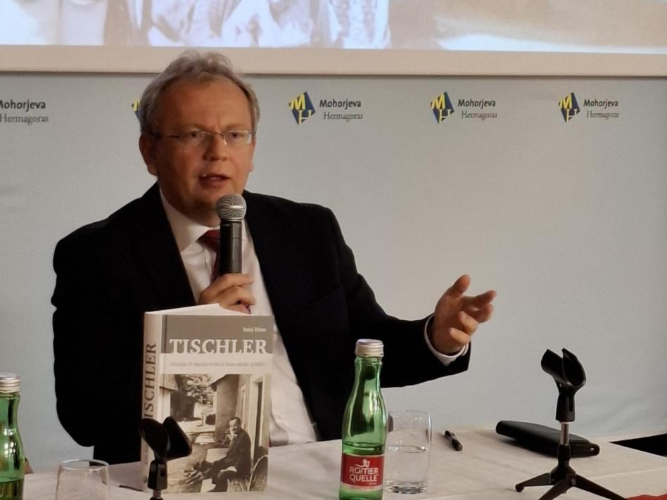 Slika:  “Tischler - življenjska pot vodilnega politika in šolnika koroških Slovencev”